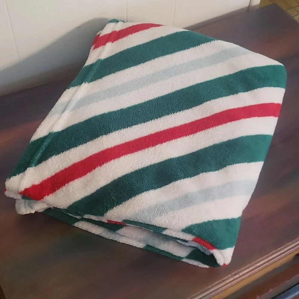 Gently Used Fleece Striped Christmas Blanket Throw Red White Green 48
